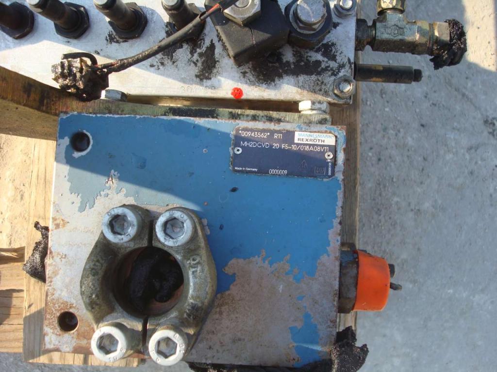 Hydraulic distributor for Fiat Hitachi 150W3 Photo 2