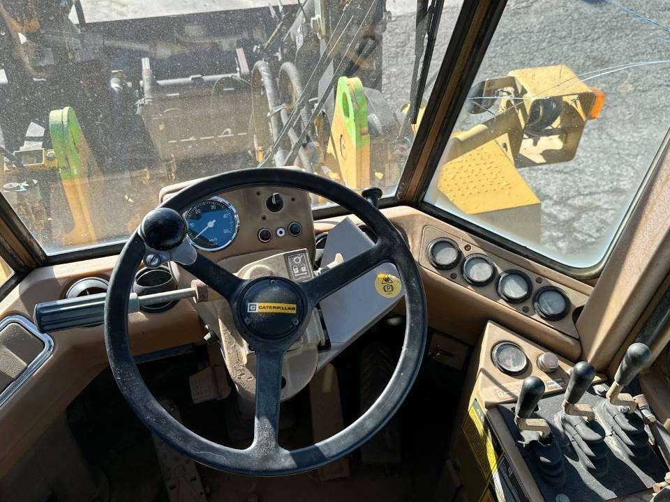 Caterpillar IT28B Photo 12
