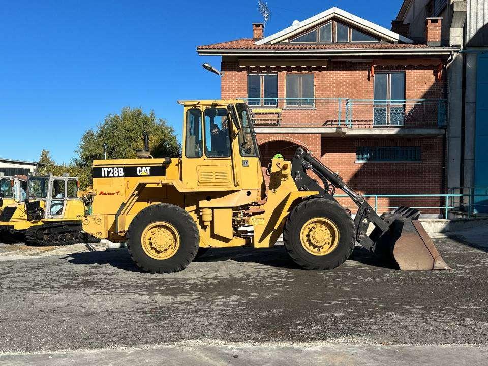 Caterpillar IT28B Photo 14