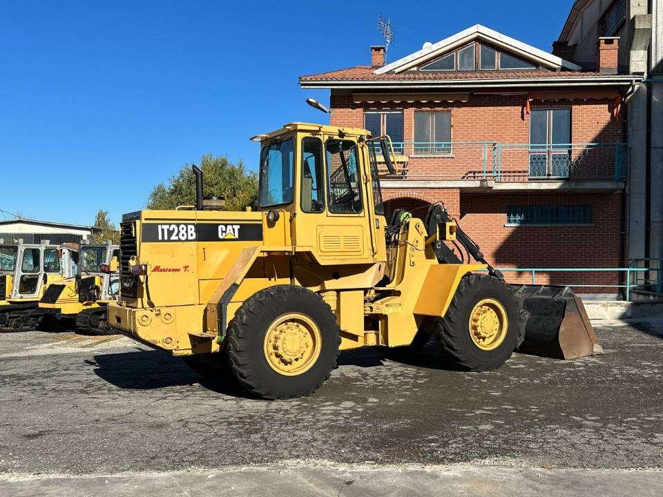 Caterpillar IT28B Photo 16