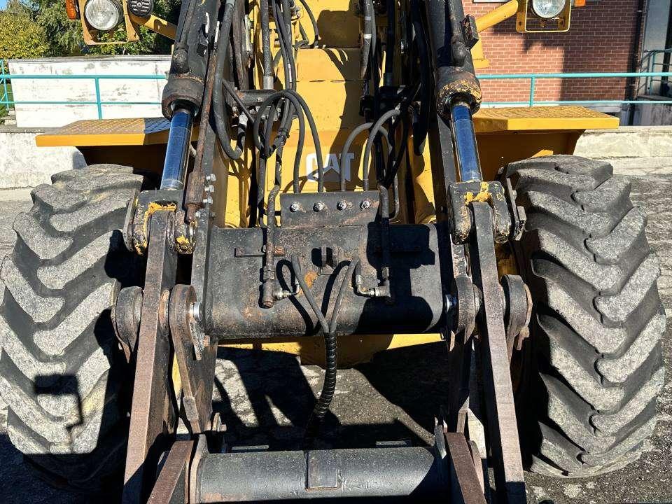 Caterpillar IT28B Photo 8