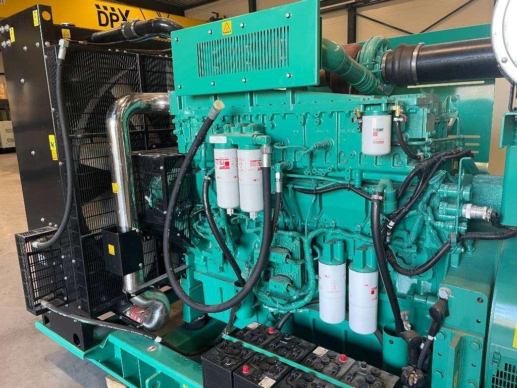 Cummins C900D5 - 900 kVA Surplus Genset - DPX-18527-O Photo 11
