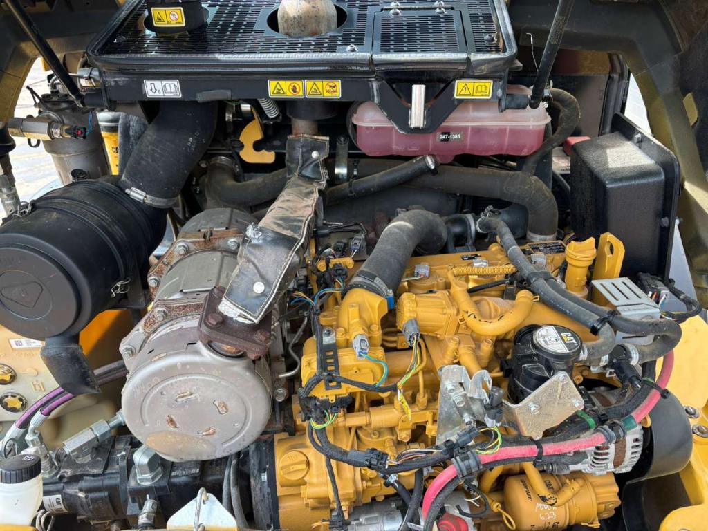 Caterpillar 908M Photo 17