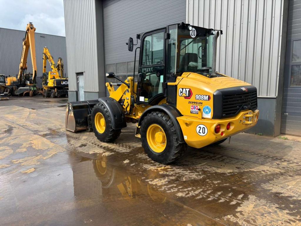 Caterpillar 908M Photo 3