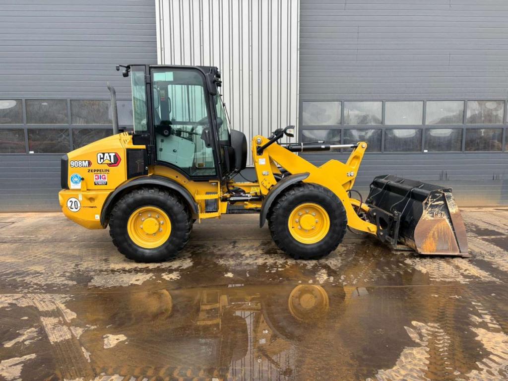 Caterpillar 908M Photo 5
