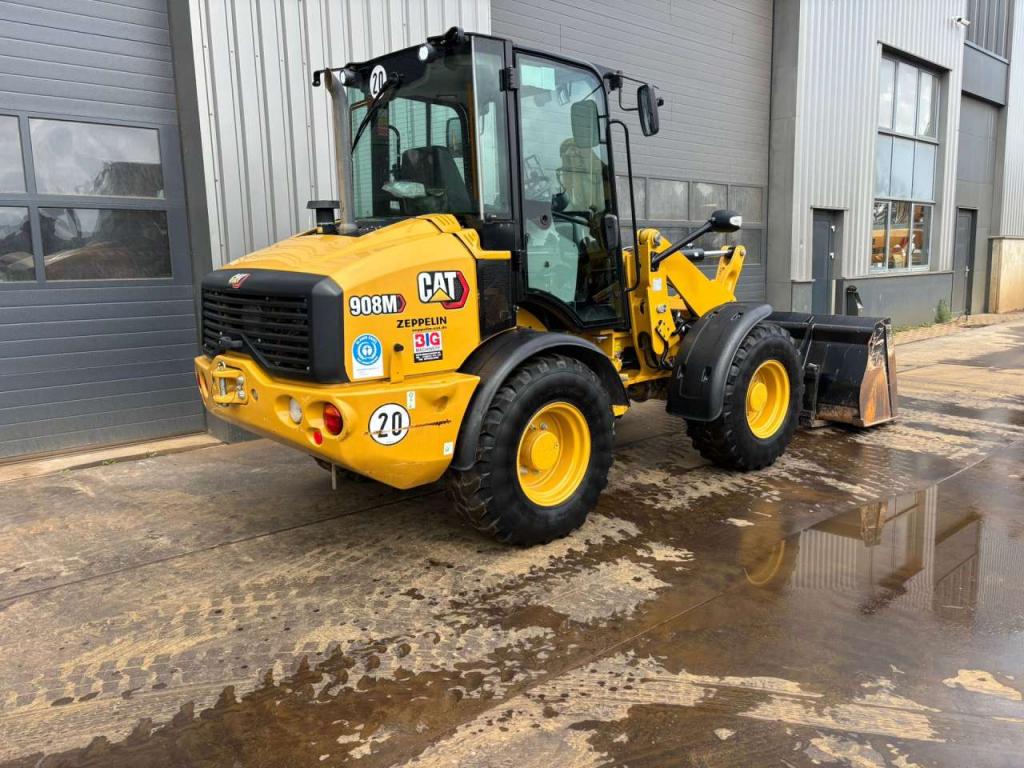 Caterpillar 908M Photo 6