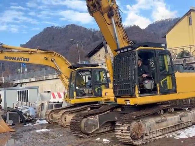 Komatsu PC 350 NLC Photo 1