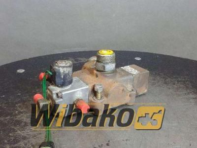 Case 921C sold by Wibako