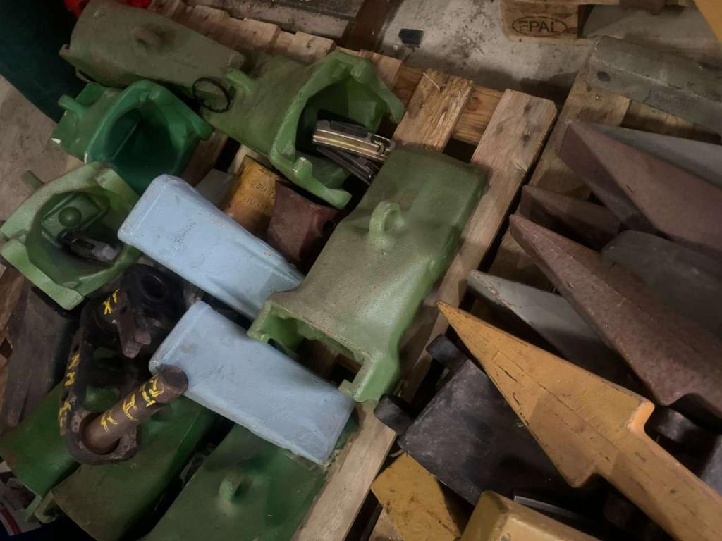 Tooth for Liebherr Photo 1