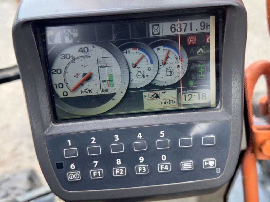 Hitachi ZX140-W3 Photo 9