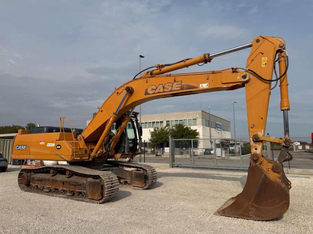 Case CX330 Photo 2