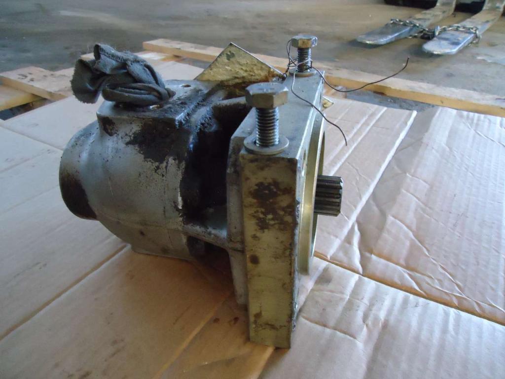 Power steering pump for Fiat Kobelco W270 Photo 2