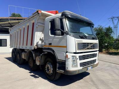 Volvo FM 12 440 sold by Albacamion Srl