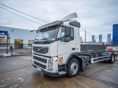 Volvo FM 330 sold by Braem NV
