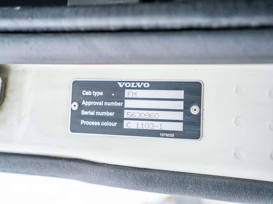 Volvo FM 330 Photo 16