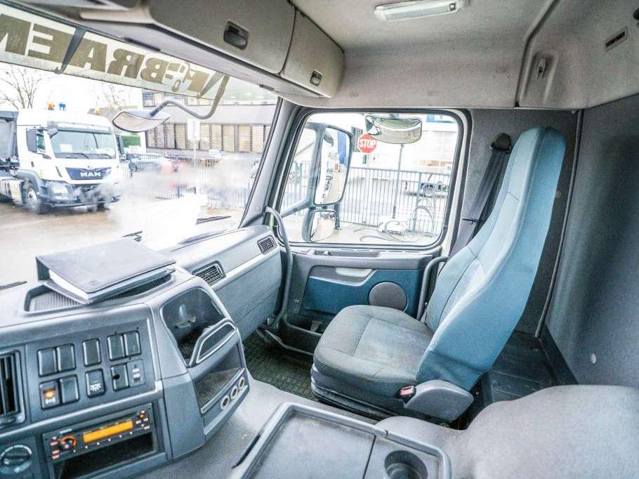 Volvo FM 330 Photo 7