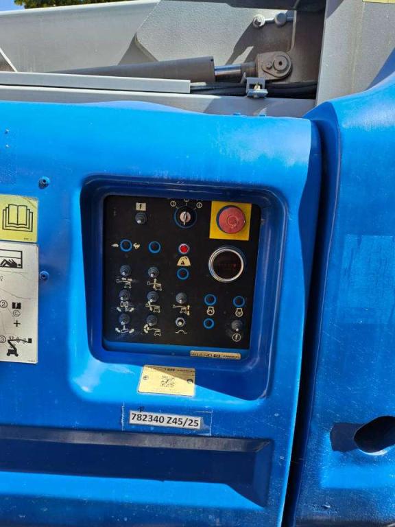 Genie Z 45/25 J DC Photo 6