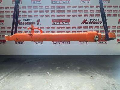 Lifting piston for Hitachi ZX280 sold by Massucco T. Srl Area Ricambi