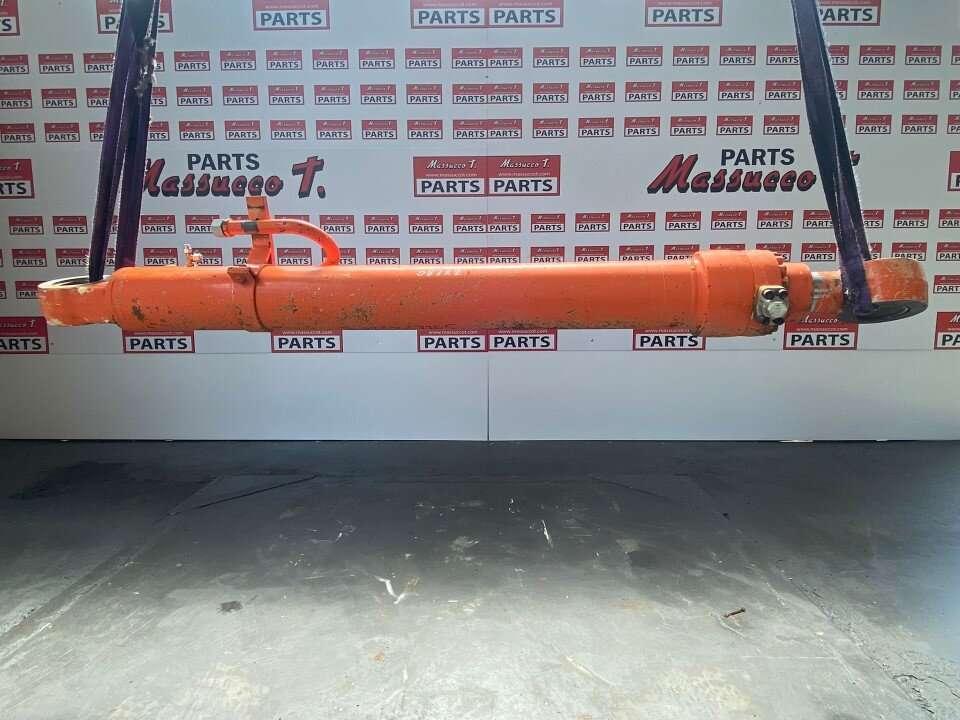 Lifting piston for Hitachi ZX280 Photo 1