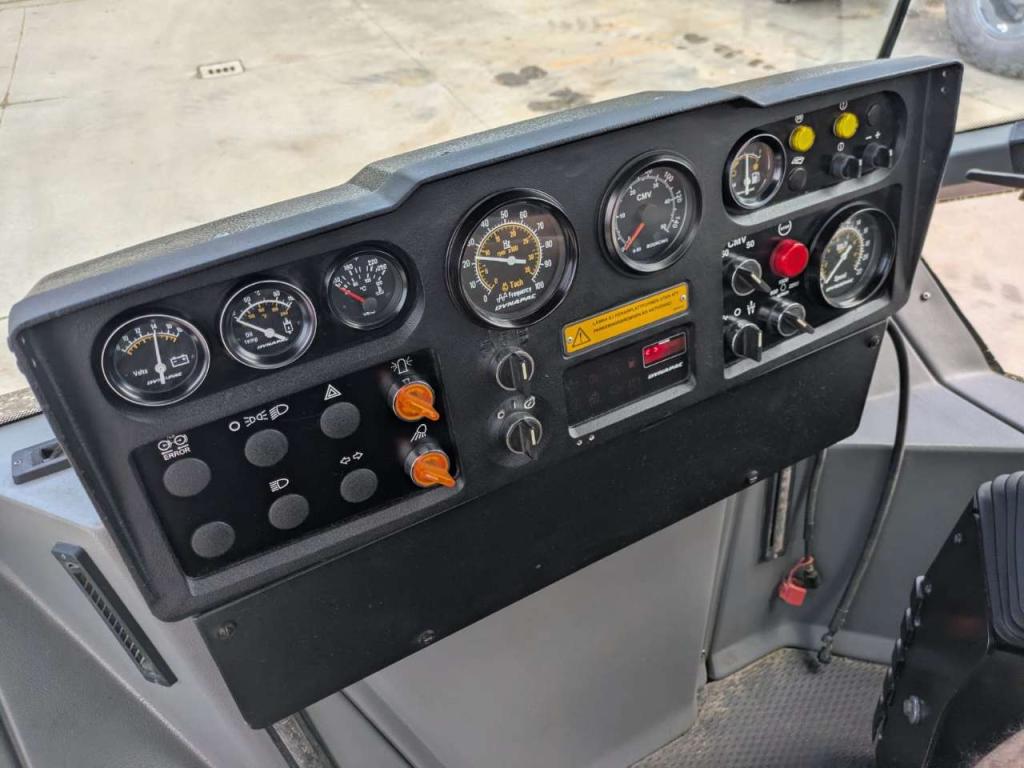 Dynapac CA152D Photo 11