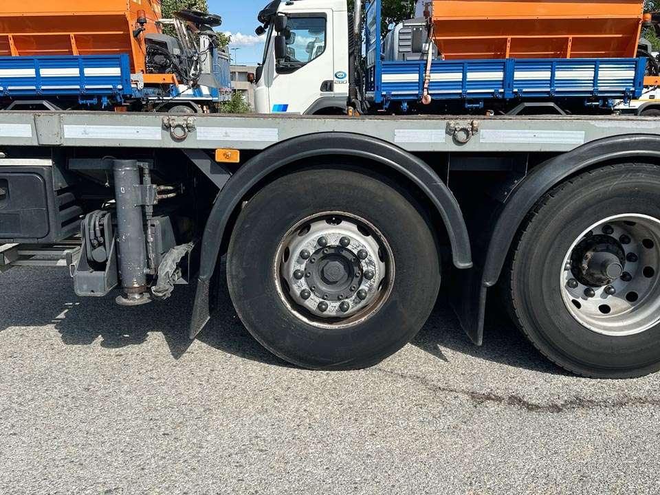 Scania R480 8X2 Photo 11