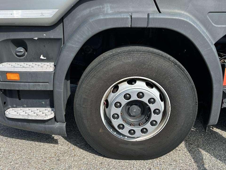 Scania R480 8X2 Photo 4