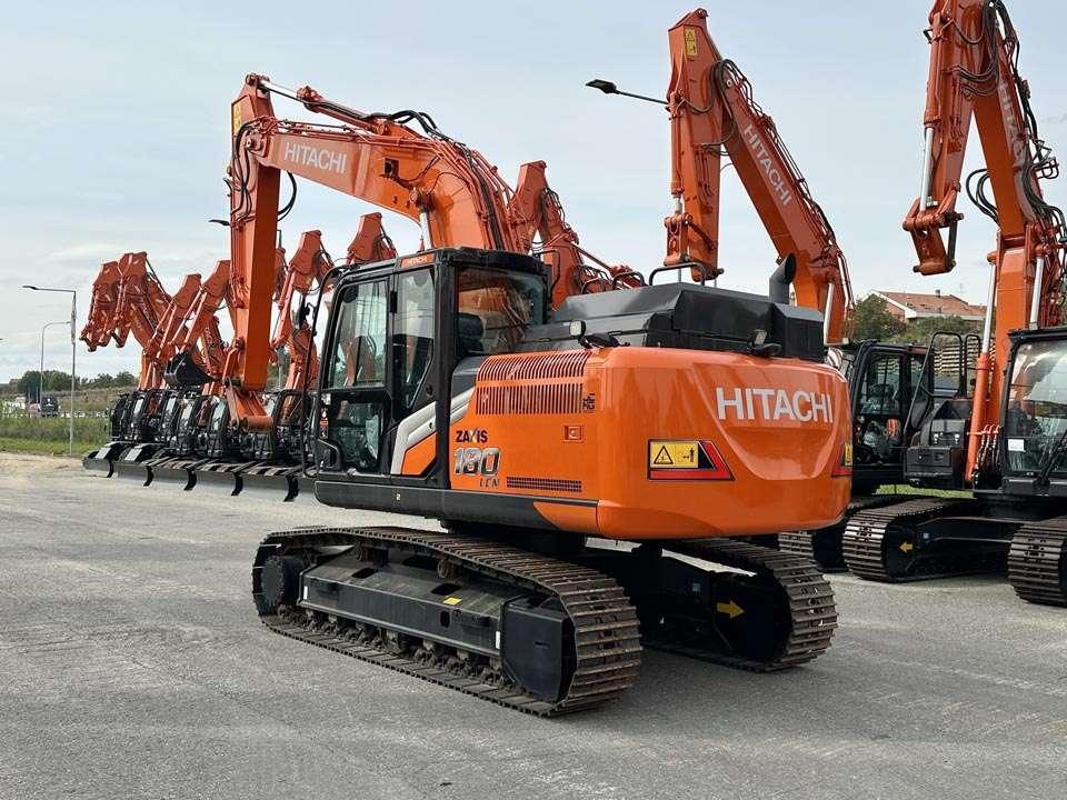 Hitachi ZX180LCN-7 - Crawler excavator for sale in Cuneo by