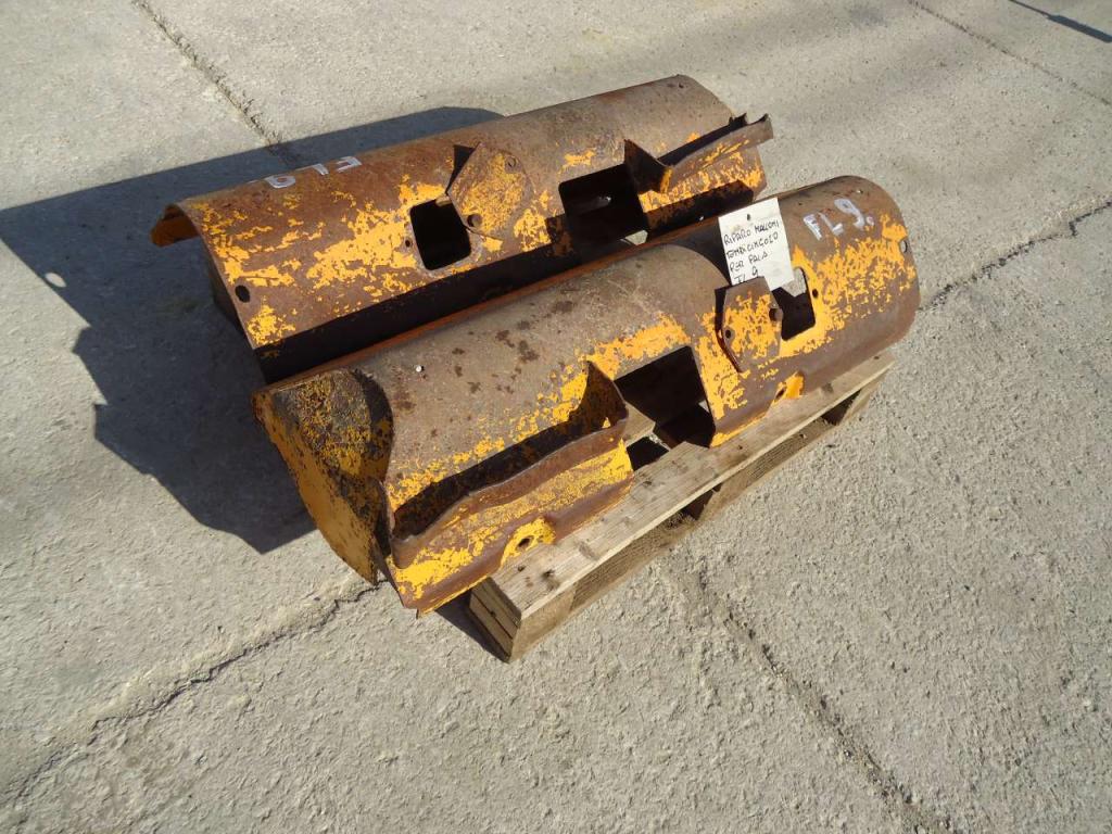 Track tensioner spring guard for Fiat Allis FL9 Photo 3