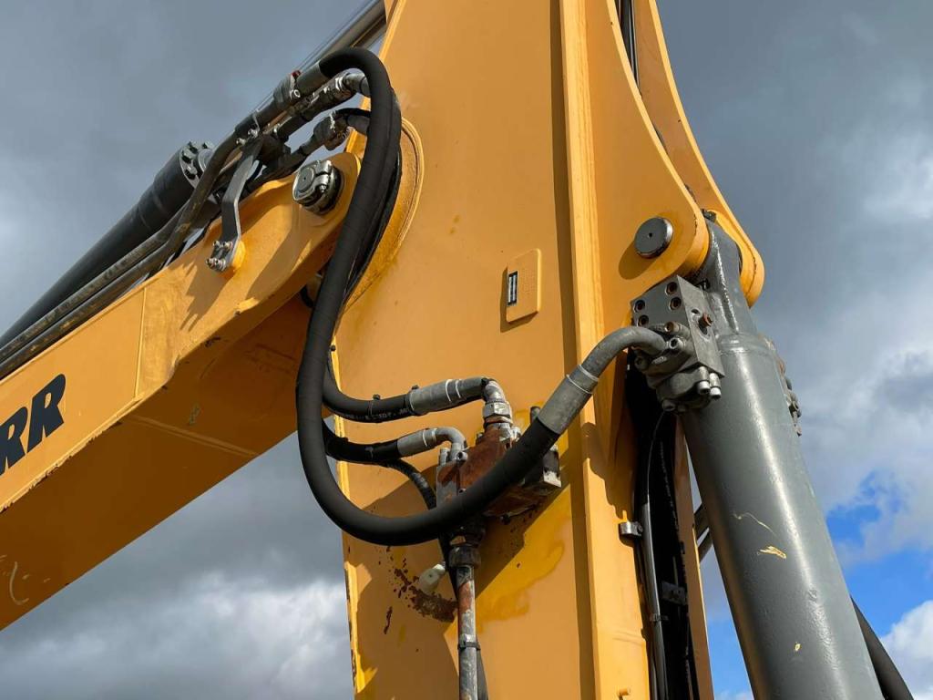 Liebherr R936NLC Photo 9