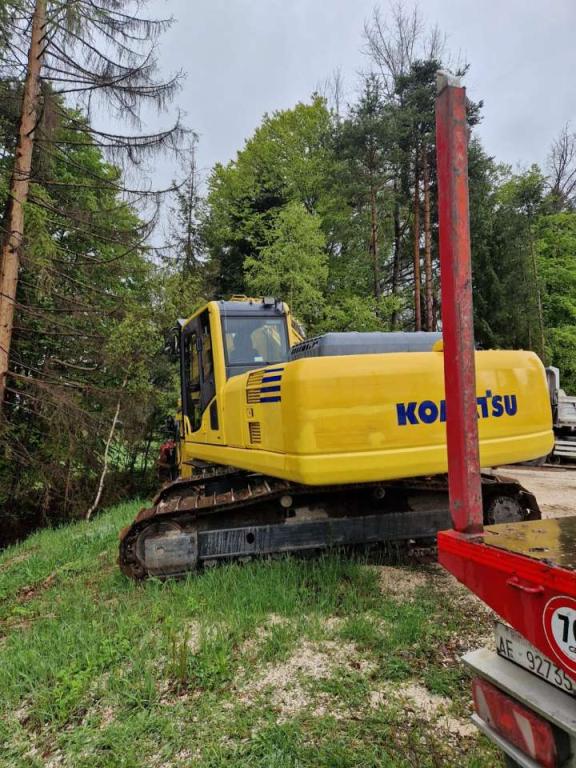 Komatsu PC240NLC-8 Photo 4