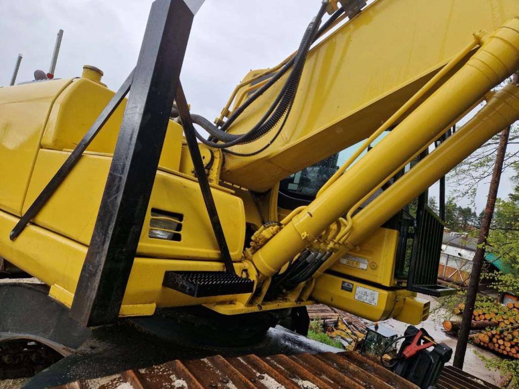 Komatsu PC240NLC-8 Photo 5