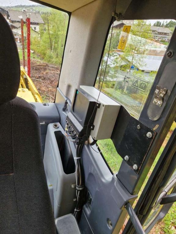 Komatsu PC240NLC-8 Photo 6