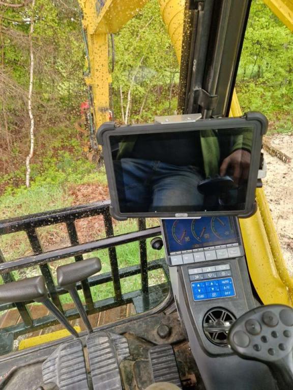 Komatsu PC240NLC-8 Photo 7