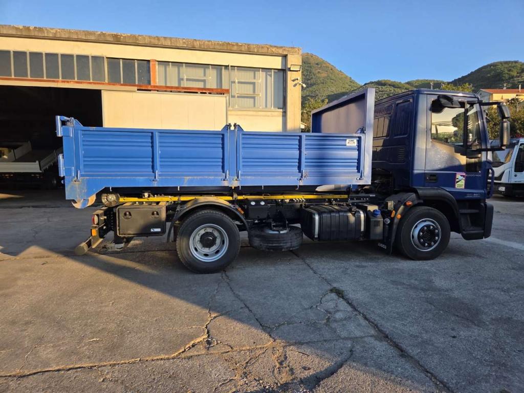 Iveco EUROCARGO CUBE 120-220 Photo 18