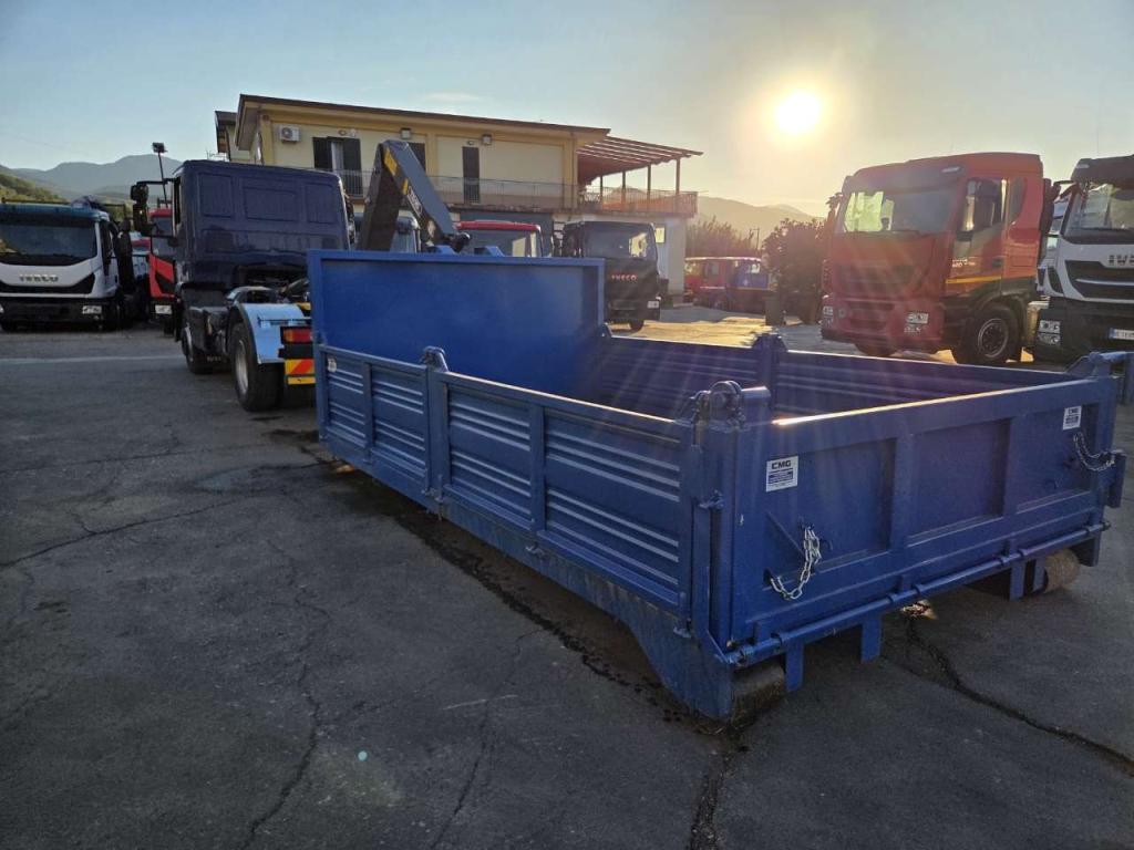 Iveco EUROCARGO CUBE 120-220 Photo 2