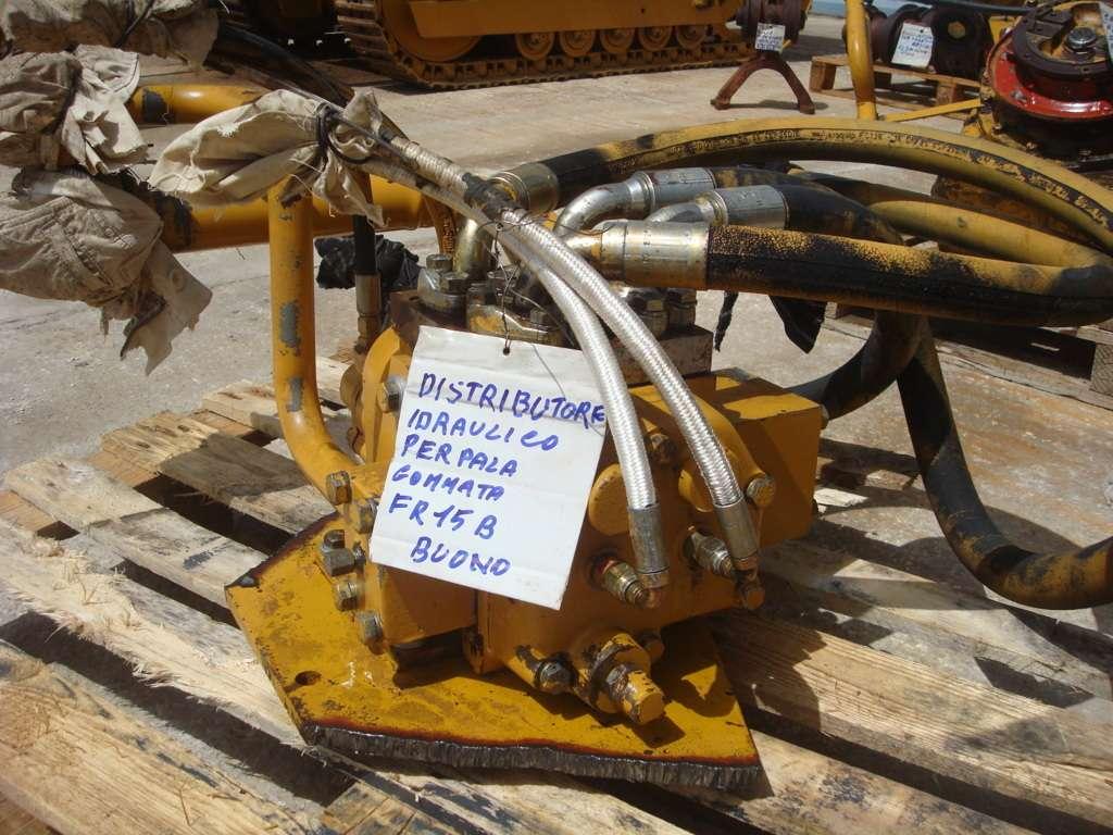 Hydraulic distributor for PALA GOMMATA FR15B Photo 2