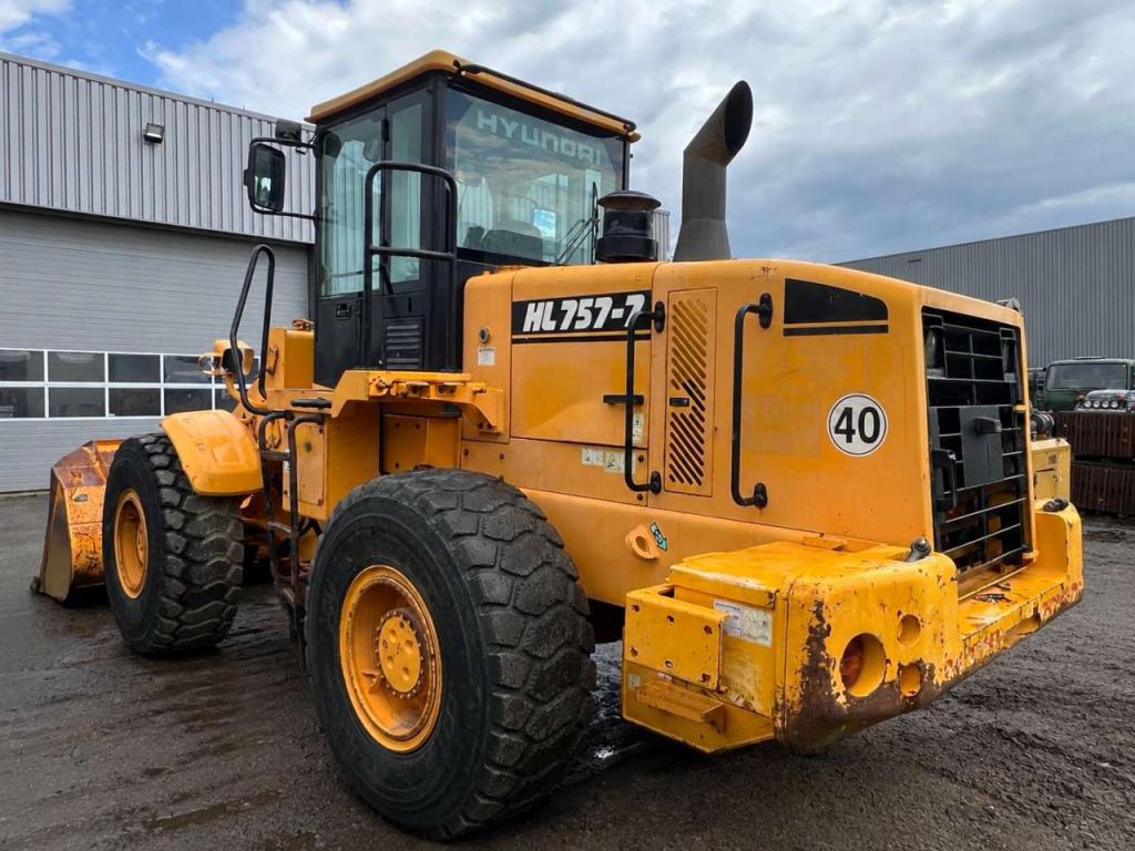 Hyundai HL757-7 Photo 2