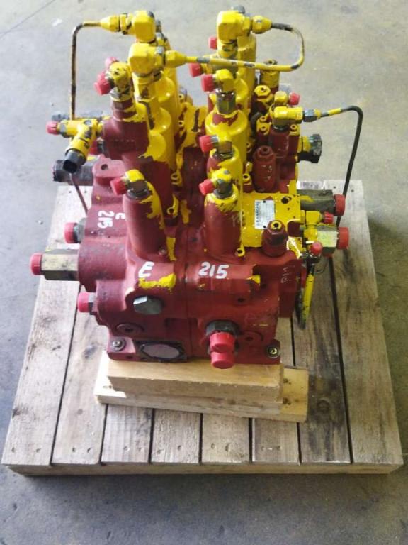 Hydraulic distributor for New Holland E 215 Photo 1