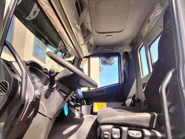 Iveco AD 260S46 Y/PS Photo 4