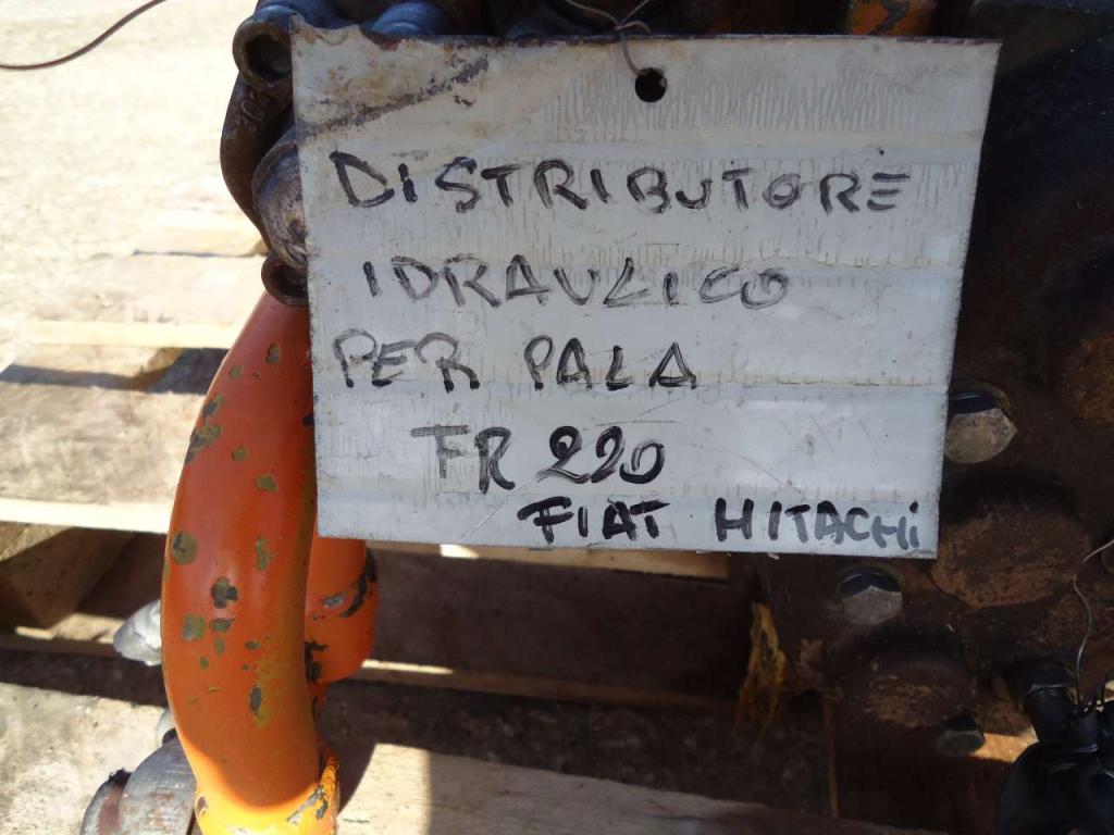 Hydraulic distributor for Fiat Hitachi FR220 Photo 3