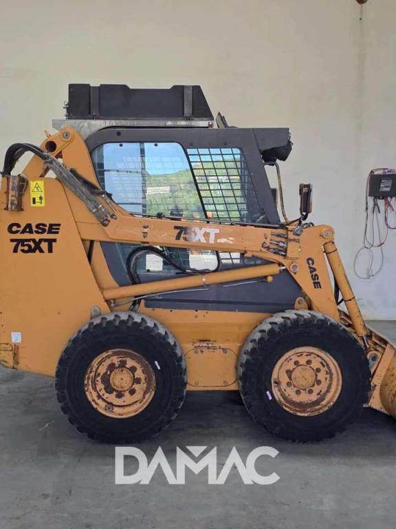Case 75XT Photo 6