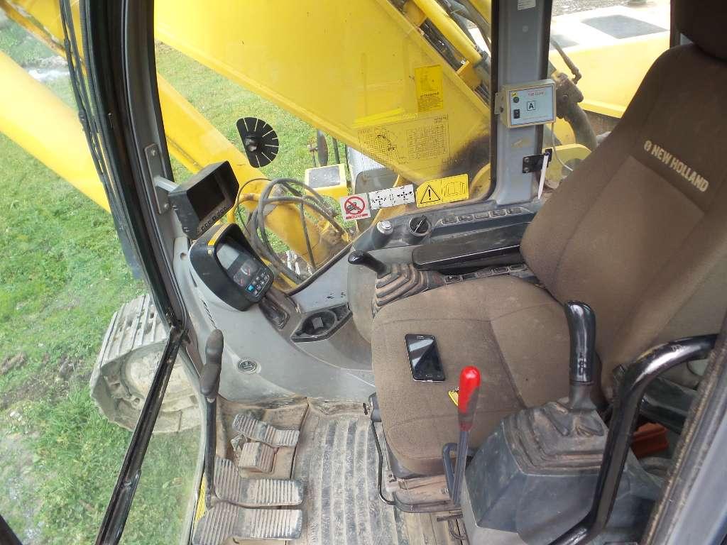 New Holland E 385 B Photo 5