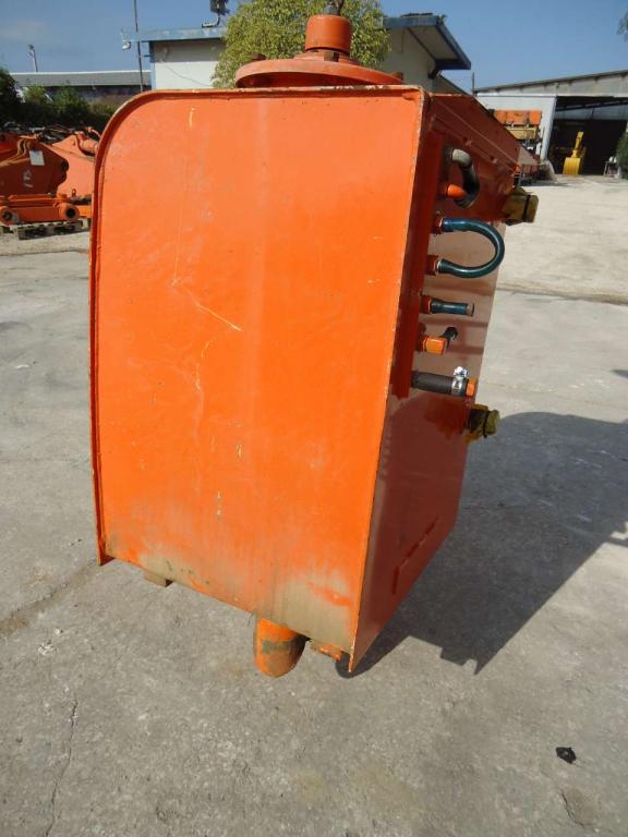 Oil tank for Hitachi ZAXIS 210N - 240N Photo 3