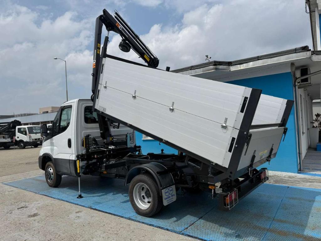 Iveco Daily 35-160con Gru HC 38 A3 Photo 4