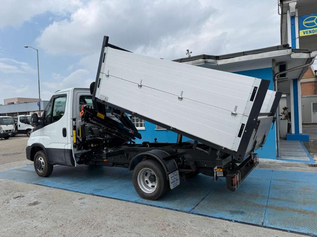 Iveco Daily 35-160con Gru HC 38 A3 Photo 7