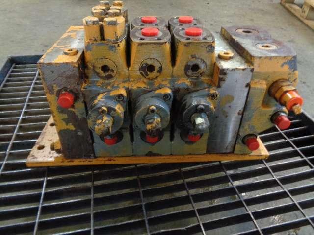Hydraulic distributor for Liebherr PR 732 Photo 2
