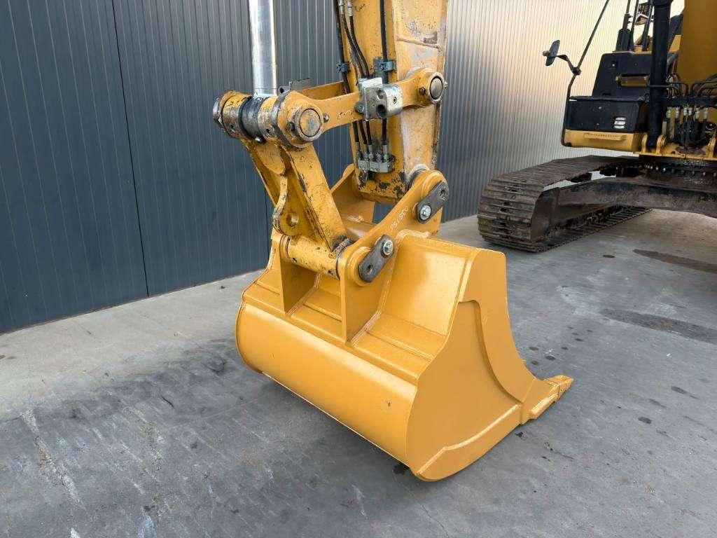 Caterpillar 320E L Photo 16