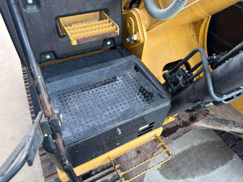 Caterpillar 320E L Photo 19