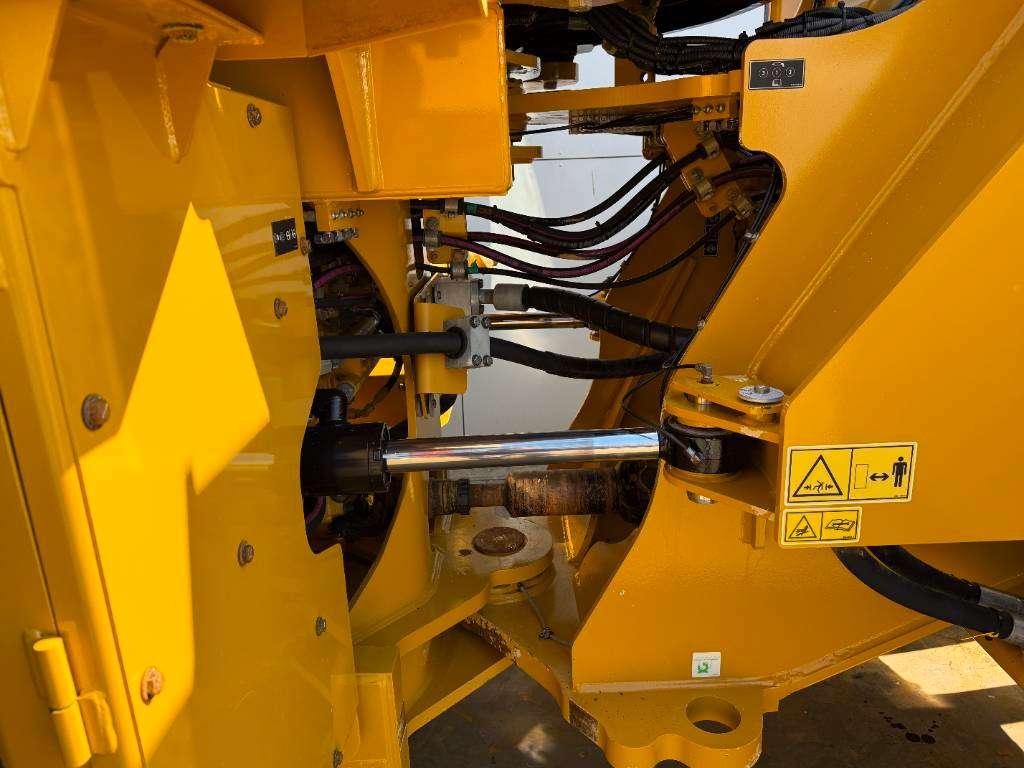 Caterpillar 972M - German Machine / Automatic Greasing Photo 19