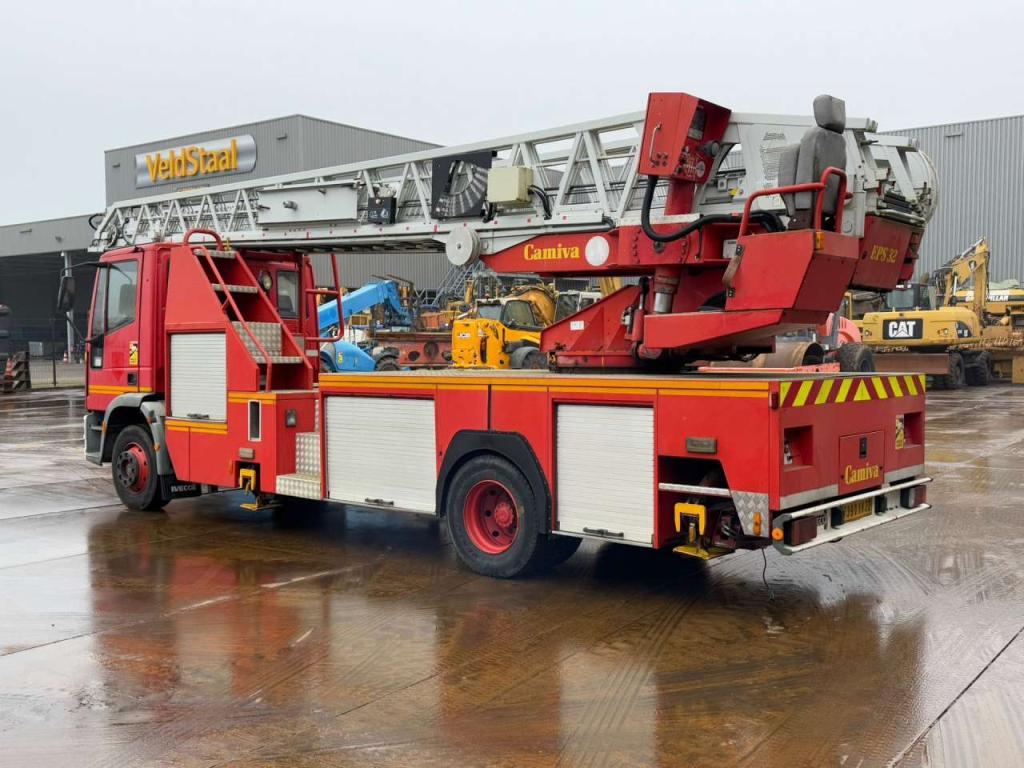 Iveco 130E23 4x2 Firetruck Photo 8